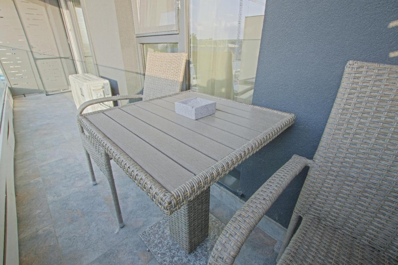 Himson-Beige Apartment Iasi Luaran gambar