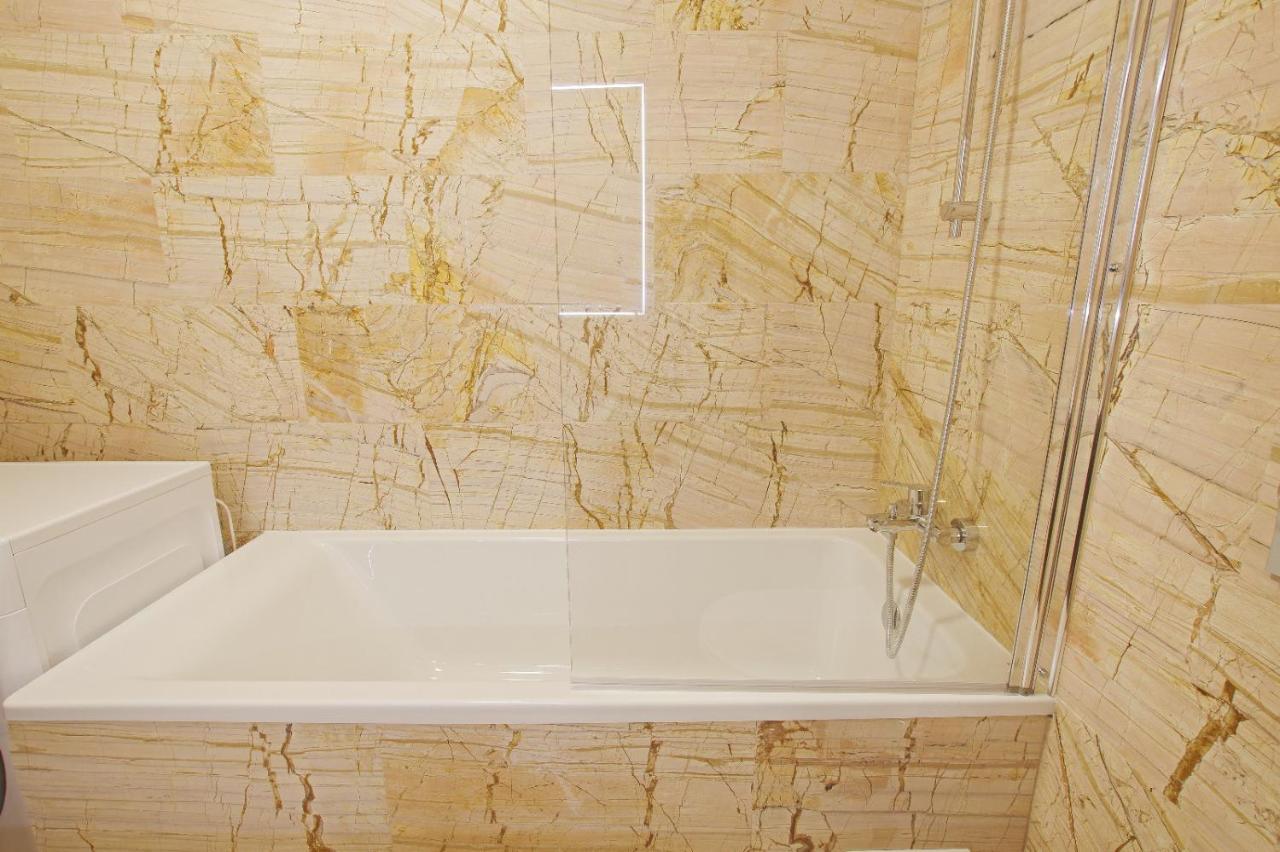Himson-Beige Apartment Iasi Luaran gambar